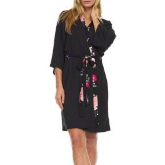 Flora Nikrooz Black with Flowers Robe - Picture 1 of 8